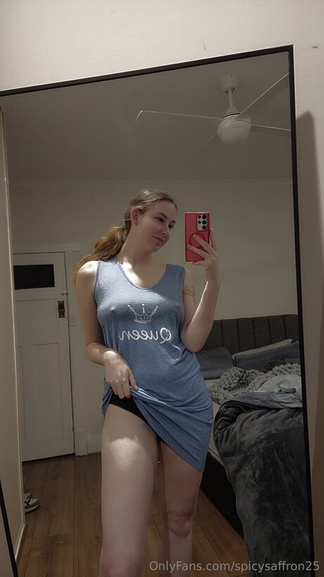 Nacktes geleaktes OnlyFans-Foto von Spicysaffron25