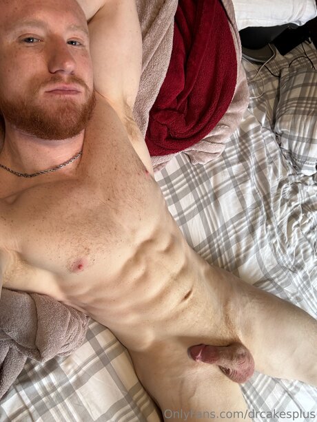 Naken lekkede OnlyFans-bilde av Drcakesplus