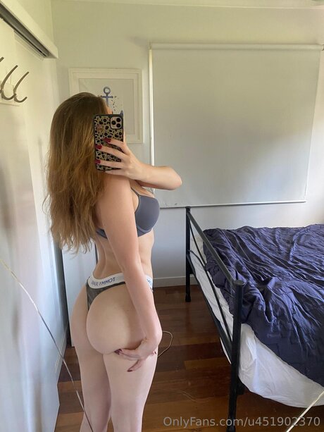 Naakte gelekte OnlyFans-foto van Innocentavaa