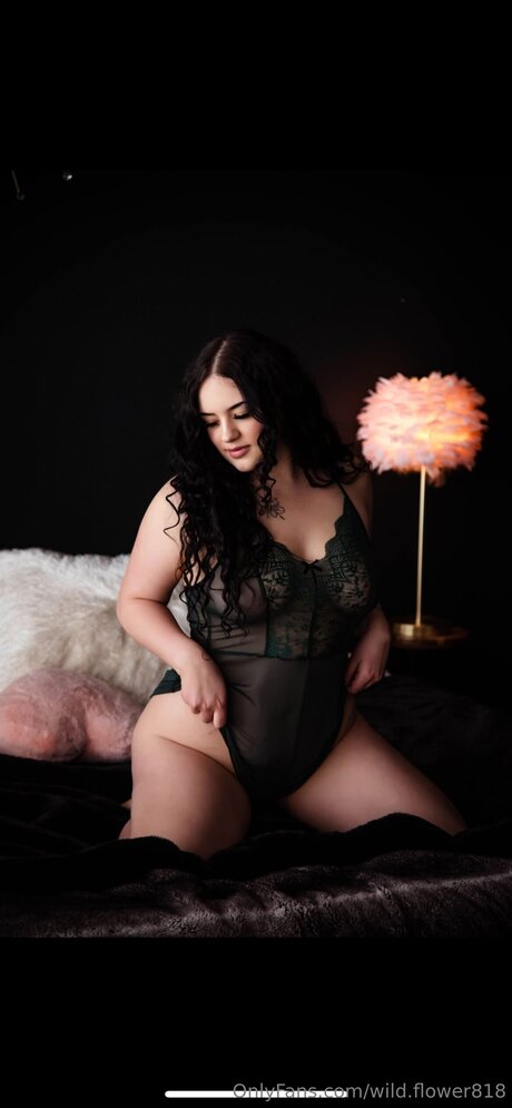 Naken läckt OnlyFans-bild av Wild Flower818
