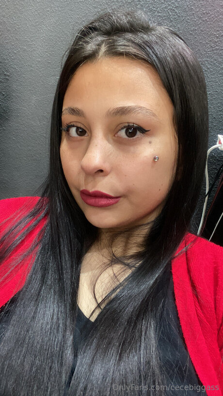 Naken lekkede OnlyFans-bilde av Cecebiggass