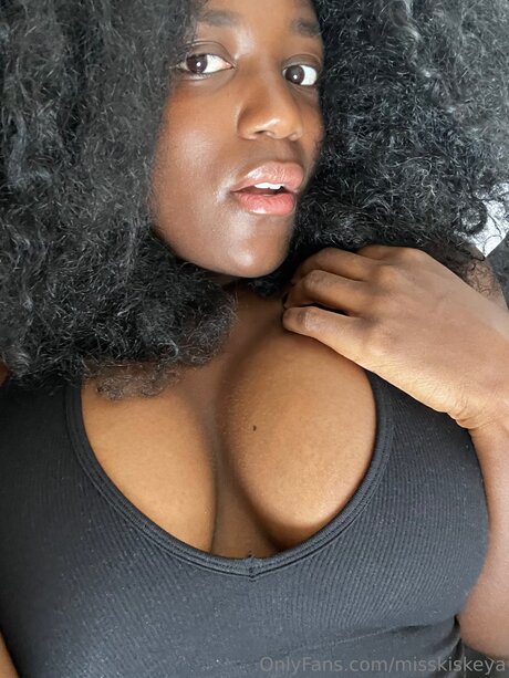 Nacktes geleaktes OnlyFans-Foto von Hypnotik Kiskeya