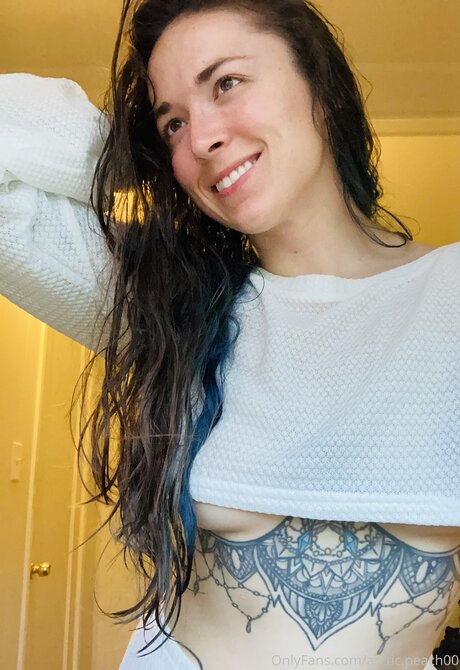 Nahá fotka uniklých OnlyFans od Arctic Peach00