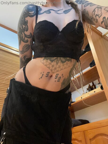 Naken läckt OnlyFans-bild av Nasttybunnyfree