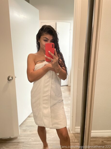 Alasti lekkinud OnlyFans-i pilt Thegoddessathena 222