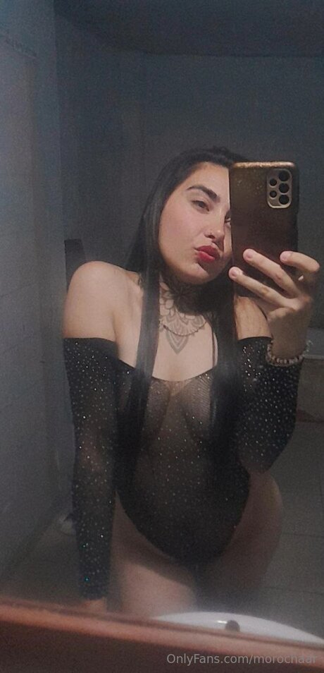 Alasti lekkinud OnlyFans-i pilt Morochaar