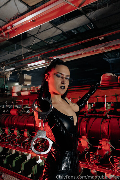 Naken lekkede OnlyFans-bilde av Mantubelafree