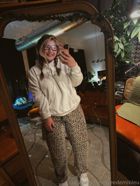 Foto di nudo di fuga di OnlyFans di Freedemibleu