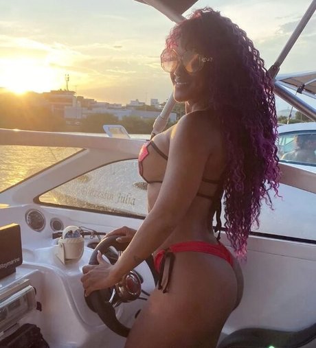 Naken lekkede OnlyFans-bilde av Purple Sexy Vip