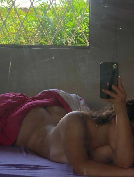 Alasti lekkinud OnlyFans-i pilt Romaymarjory