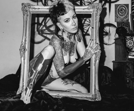 Nahá fotka uniklých OnlyFans od Calopsyco