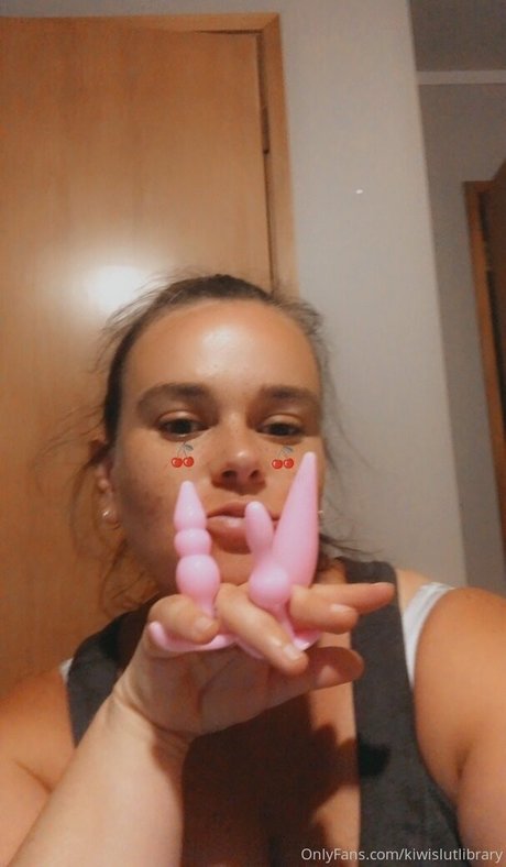 Naakte gelekte OnlyFans-foto van Kiwilibrary