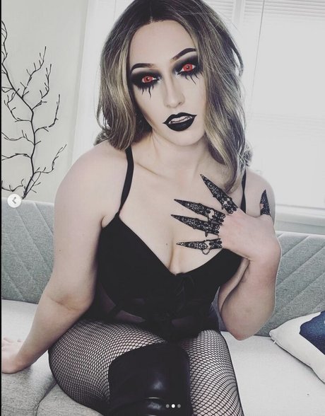 Naakte gelekte OnlyFans-foto van Maisielynnie