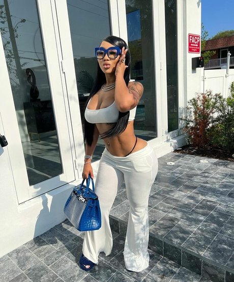 Ari Fletcher naked leaks OnlyFans pic