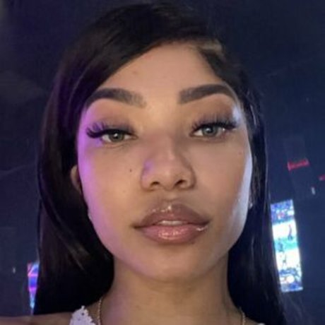 Обнаженная фотография утечки OnlyFans от Cydney Slade