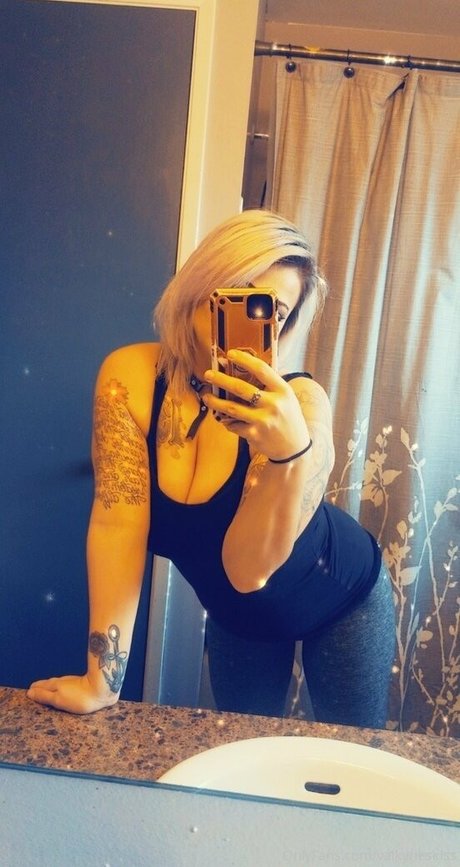 Naken lekkede OnlyFans-bilde av Valkyrieskiss