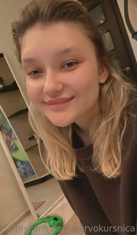 Обнаженная фотография утечки OnlyFans от Pervokursnica