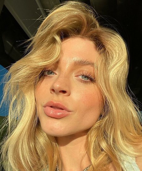 Naakte gelekte OnlyFans-foto van Molly Garcia