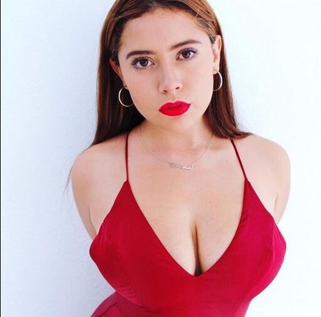 Foto di nudo di fuga di OnlyFans di Vivi Alto