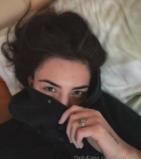 Alasti lekkinud OnlyFans-i pilt Iamdidi