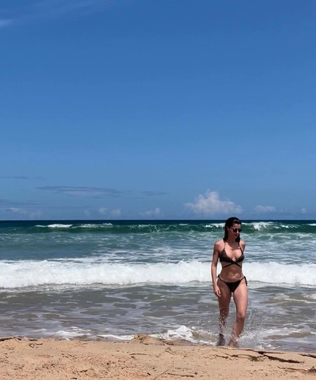 Naken lekkede OnlyFans-bilde av Alinne Moraes