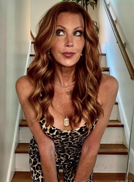 Alasti lekkinud OnlyFans-i pilt Mrs Robinson