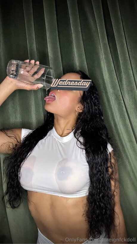 Alasti lekkinud OnlyFans-i pilt Foreignfckdoll