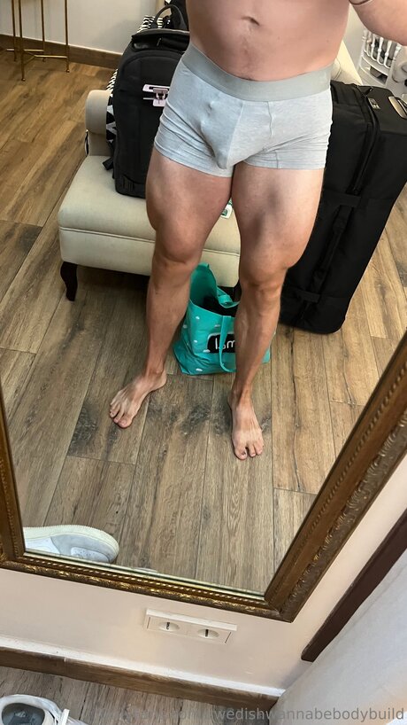 Nahá fotka uniklých OnlyFans od Swedishwannabebodybuild