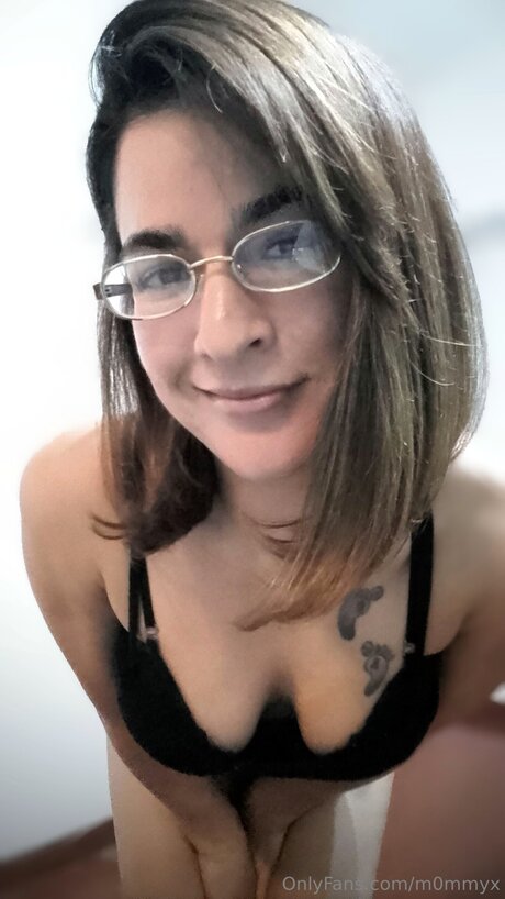 M0mmyx OnlyFansリークヌード写真