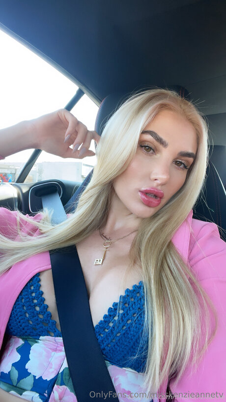 Photo nue de fuite OnlyFans de Misskenzieannetv