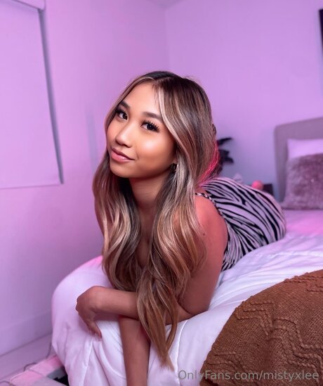 Nahá fotka uniklých OnlyFans od Mistyxlee