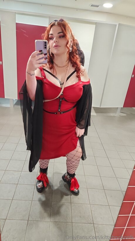 Alasti lekkinud OnlyFans-i pilt Kittybooboofk