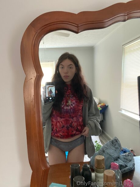 Foto di nudo di fuga di OnlyFans di Mj101922