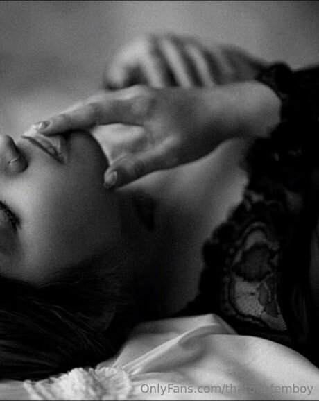 Naken lekkede OnlyFans-bilde av Thatonefemboy