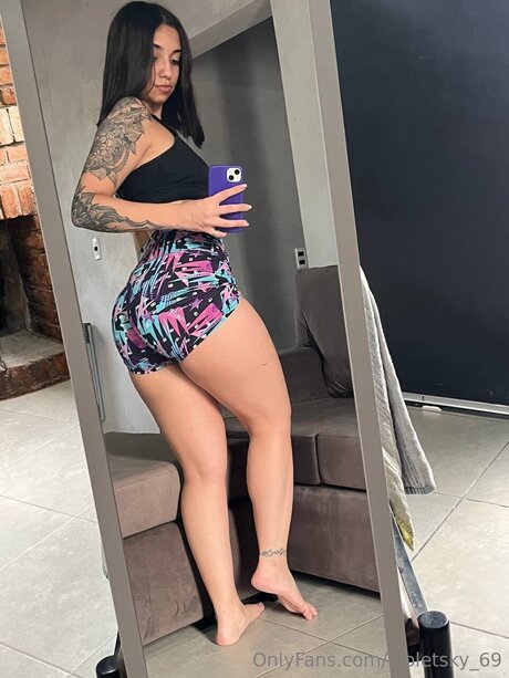 OnlyFans-model Violetsky 69