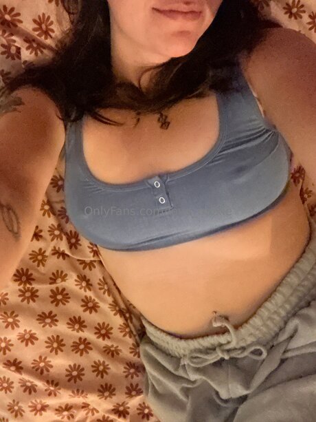 Alasti lekkinud OnlyFans-i pilt Love Moxie