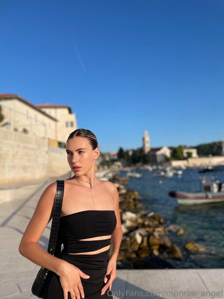 Обнаженная фотография утечки OnlyFans от Lensadriana