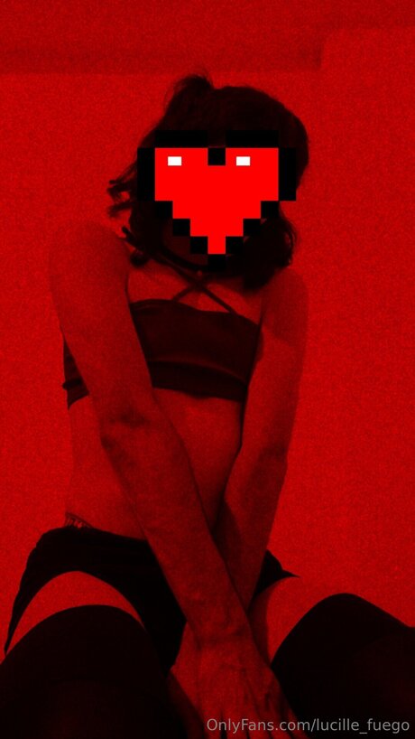 Naken lekkede OnlyFans-bilde av Lucille Fuego
