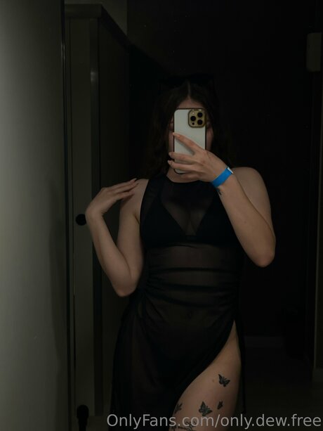 Nacktes geleaktes OnlyFans-Foto von Only Dew Free