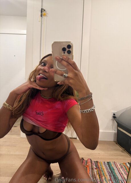 Foto di nudo di fuga di OnlyFans di Skinnycurvyalexa