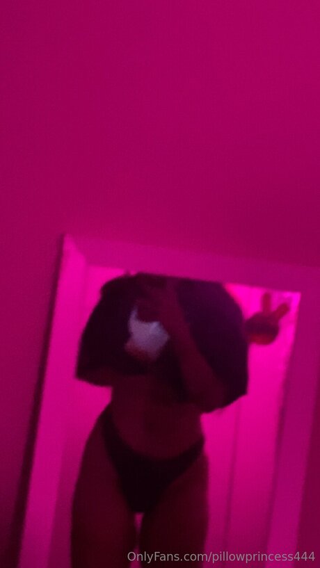 Pillowprincess444 OnlyFansリークヌード写真