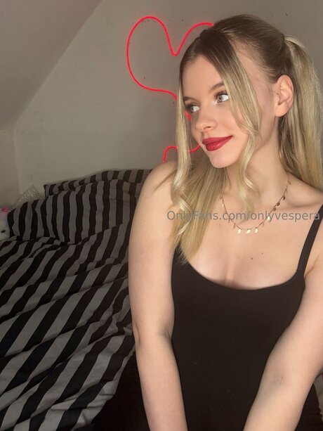 Naken lekkede OnlyFans-bilde av Onlyvespera