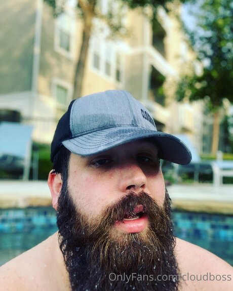 Alasti lekkinud OnlyFans-i pilt Cloudboss