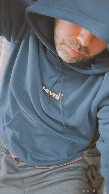 Naakte gelekte OnlyFans-foto van Cntrycore