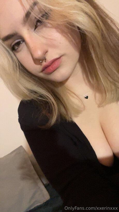 Foto di nudo di fuga di OnlyFans di Xxerinxxx