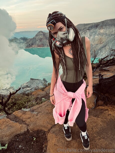 Naken lekkede OnlyFans-bilde av Liyaanderson