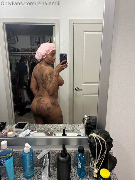 Foto di nudo di fuga di OnlyFans di Yourfavgirlrw