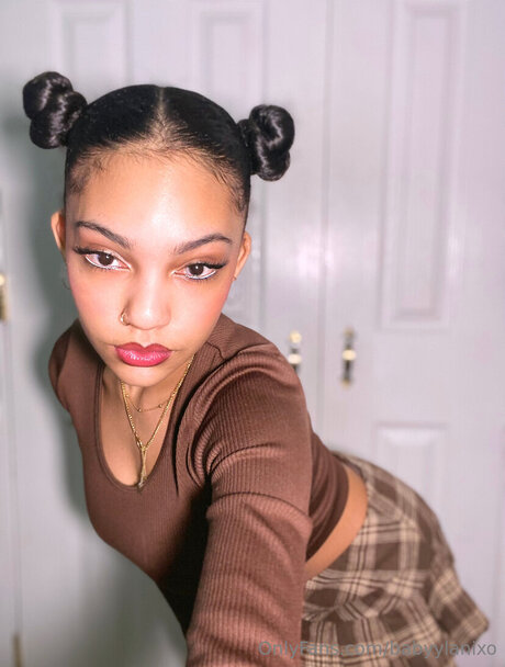 Naakte gelekte OnlyFans-foto van Babyylanixo