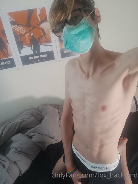 Naken lekkede OnlyFans-bilde av Fox Backyard