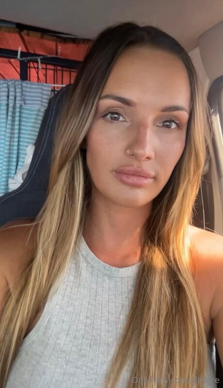 Naken lekkede OnlyFans-bilde av Allidore